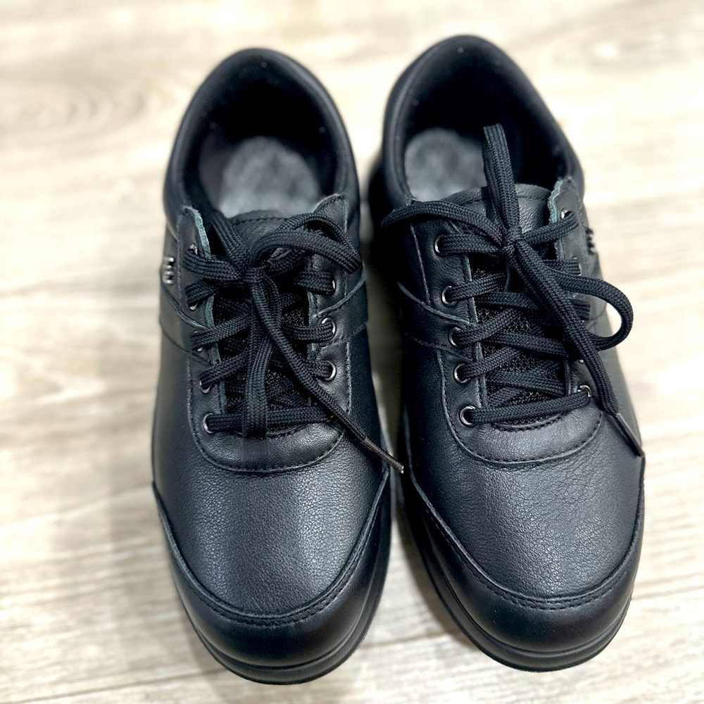 BNIB Kybun Sneakers